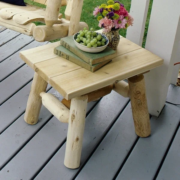 Lakeland Mills Cedar Log End Table – Northern White Cedar Accent