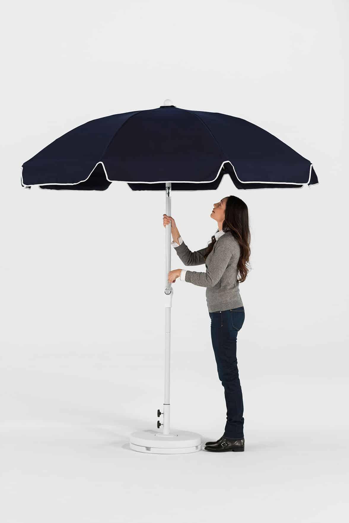Frankford Catalina 7.5 Foot Octagon Fiberglass Market Patio Umbrella - Image 6