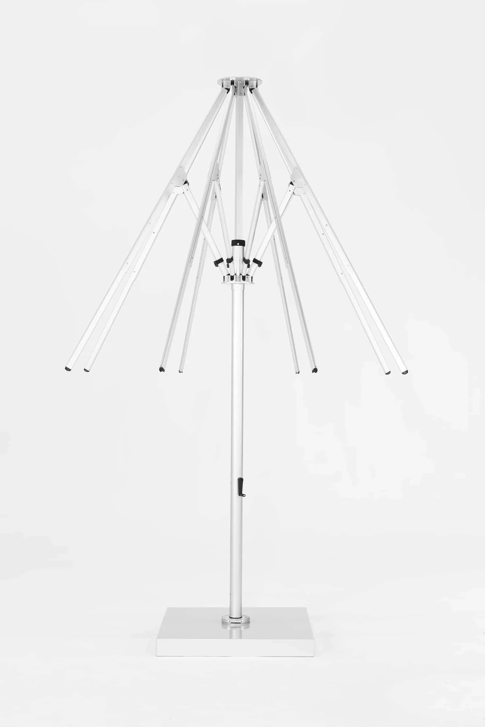 Frankford Nova 16 Foot Octagon Giant Center Post Aluminum Telescoping Crank Umbrella - Image 4