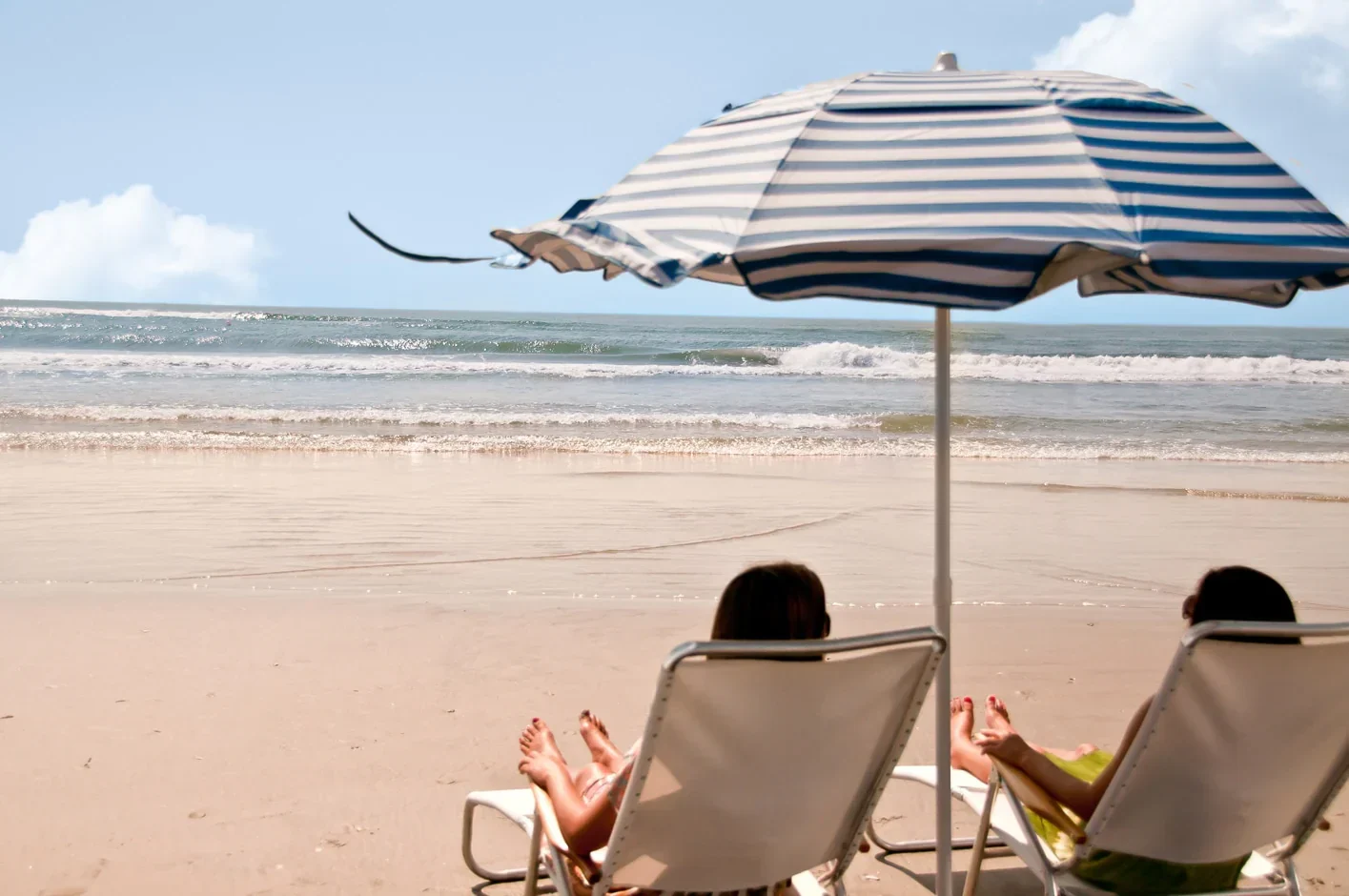 Quick Ship Solar Reflective 6 Foot Hexagon Fiberglass Beach Umbrella – UV Coated Silver Canopy - Image 6