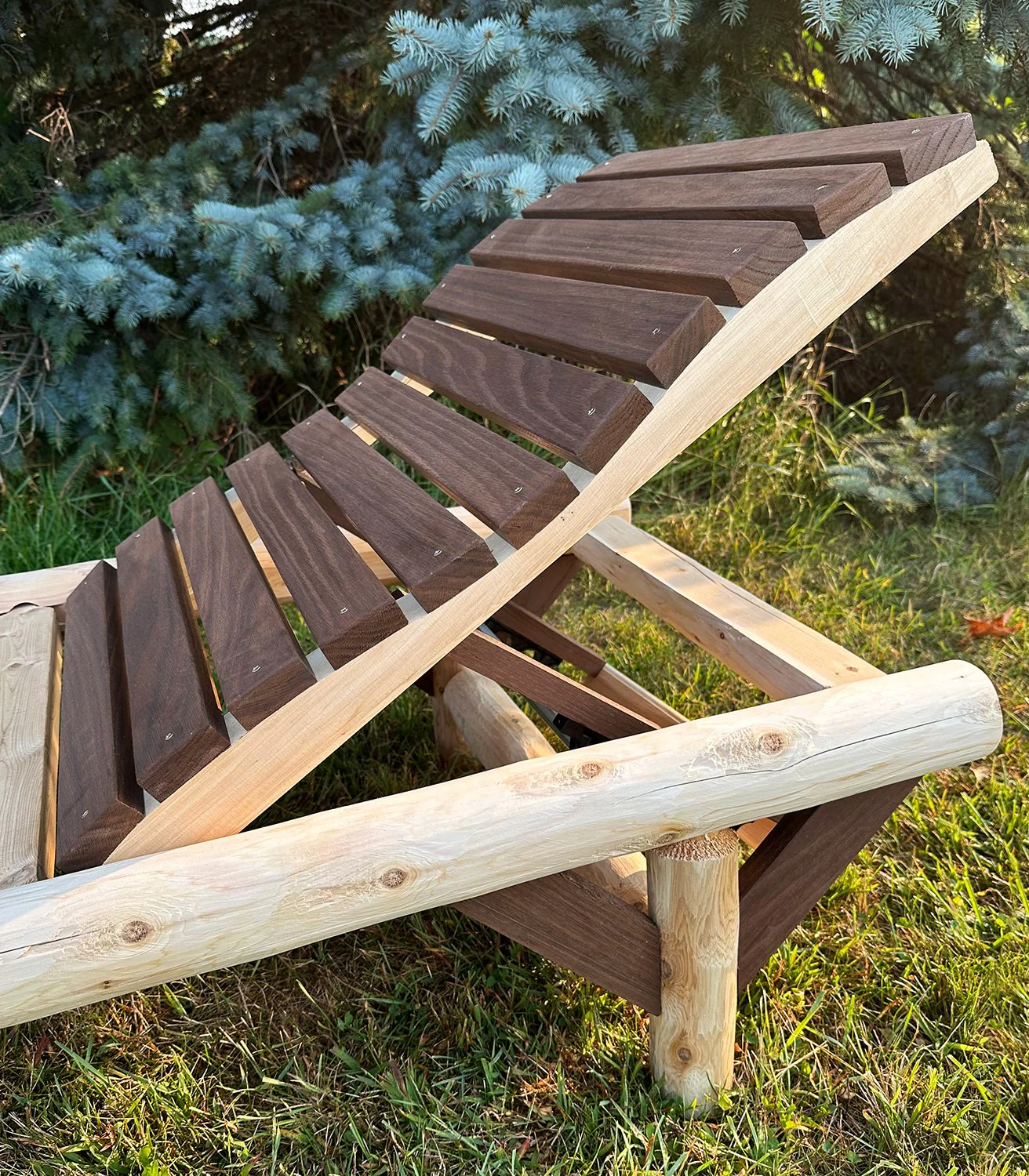 ThermaFusion Cedar Log Chaise Lounge – Northern White Cedar & Red Oak – USA Made - Image 2