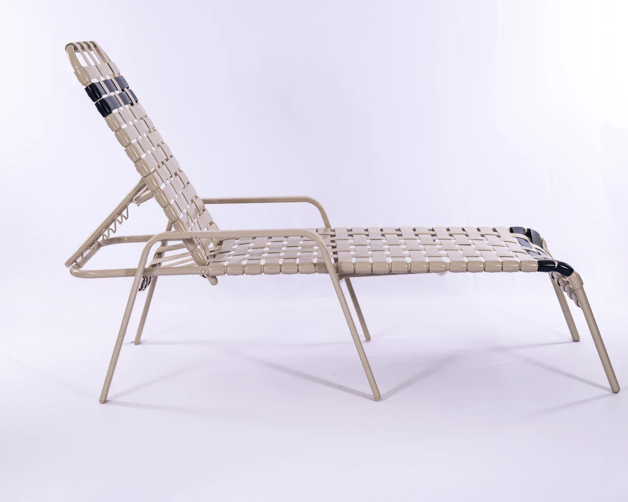 Vinyl Basket Weave Commercial Pool Chaise Lounge with Flat Armrests – 16in - Image 3